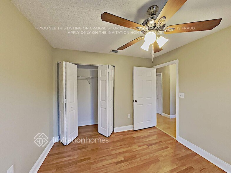 Building Photo - 5459 NW 120th Ave