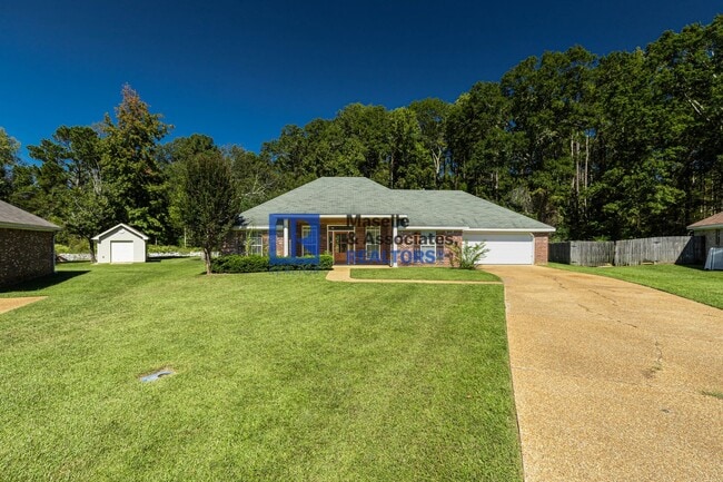 Building Photo - 3 Bed/2 Bath Home in Pearl