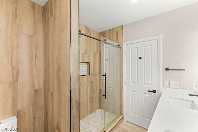 Building Photo - 1605 Shadow Rock Dr