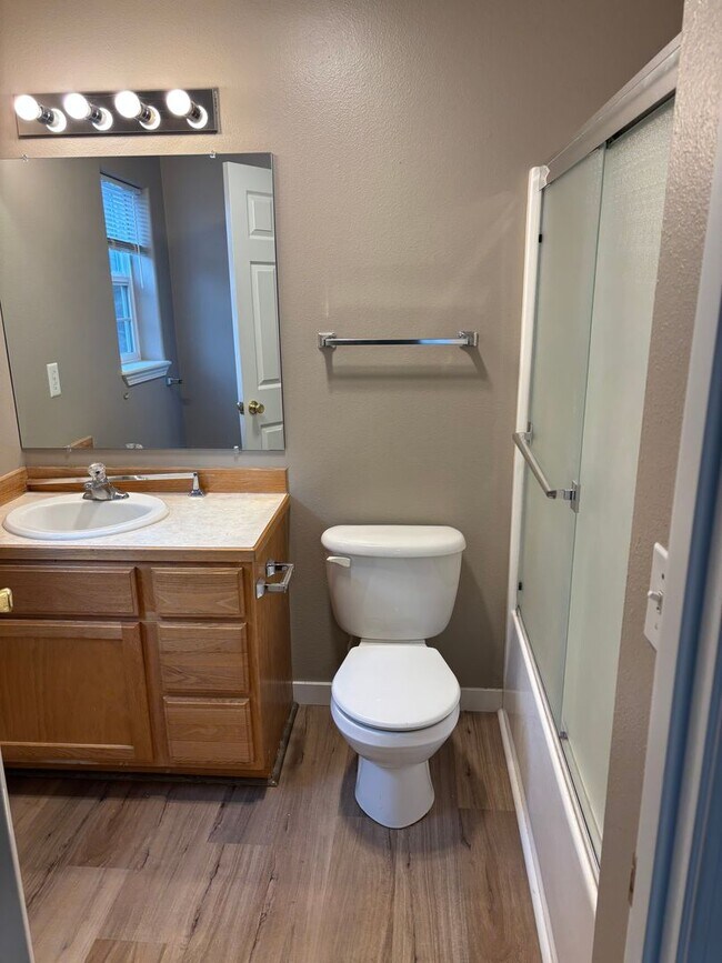 Building Photo - 1523 NE Frank McClean Ct