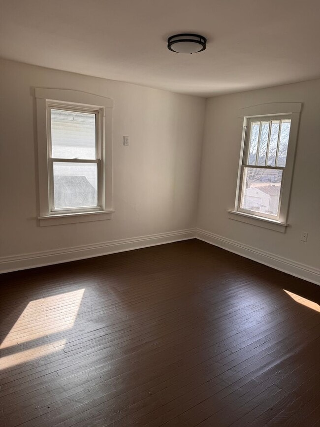 Building Photo - 534 S Oakland Ave