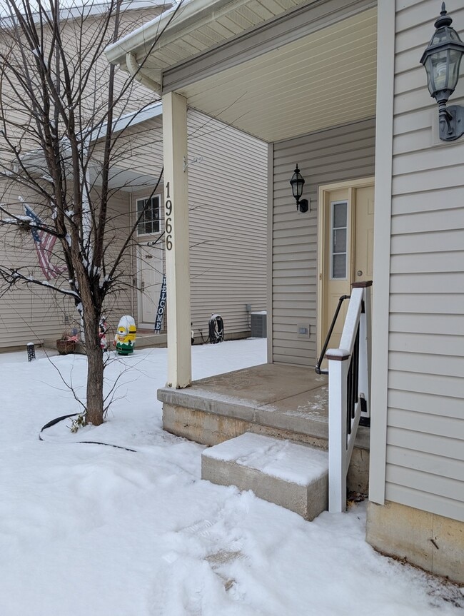 Building Photo - 1966 Alinda Ave