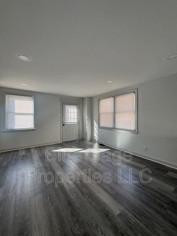 Building Photo - 1229 Wilson Dr