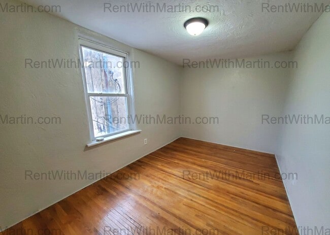 Building Photo - 9 N Frederick Ave