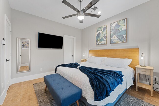 Building Photo - 3802 Lovejoy St