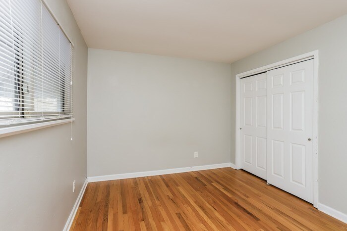 Building Photo - 2095 Collier Dr