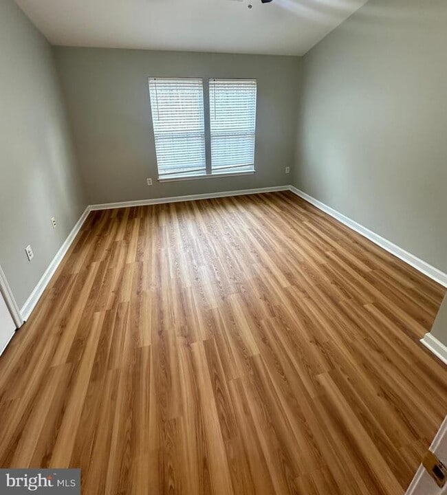 Building Photo - 12705 Town Center Way