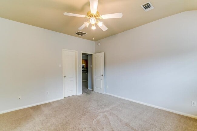 Building Photo - 16802 Village View Trail