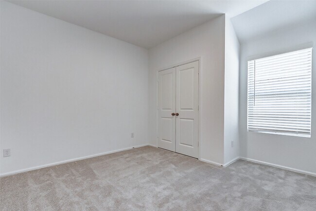 Building Photo - 1942 Foxtail Crk Ct