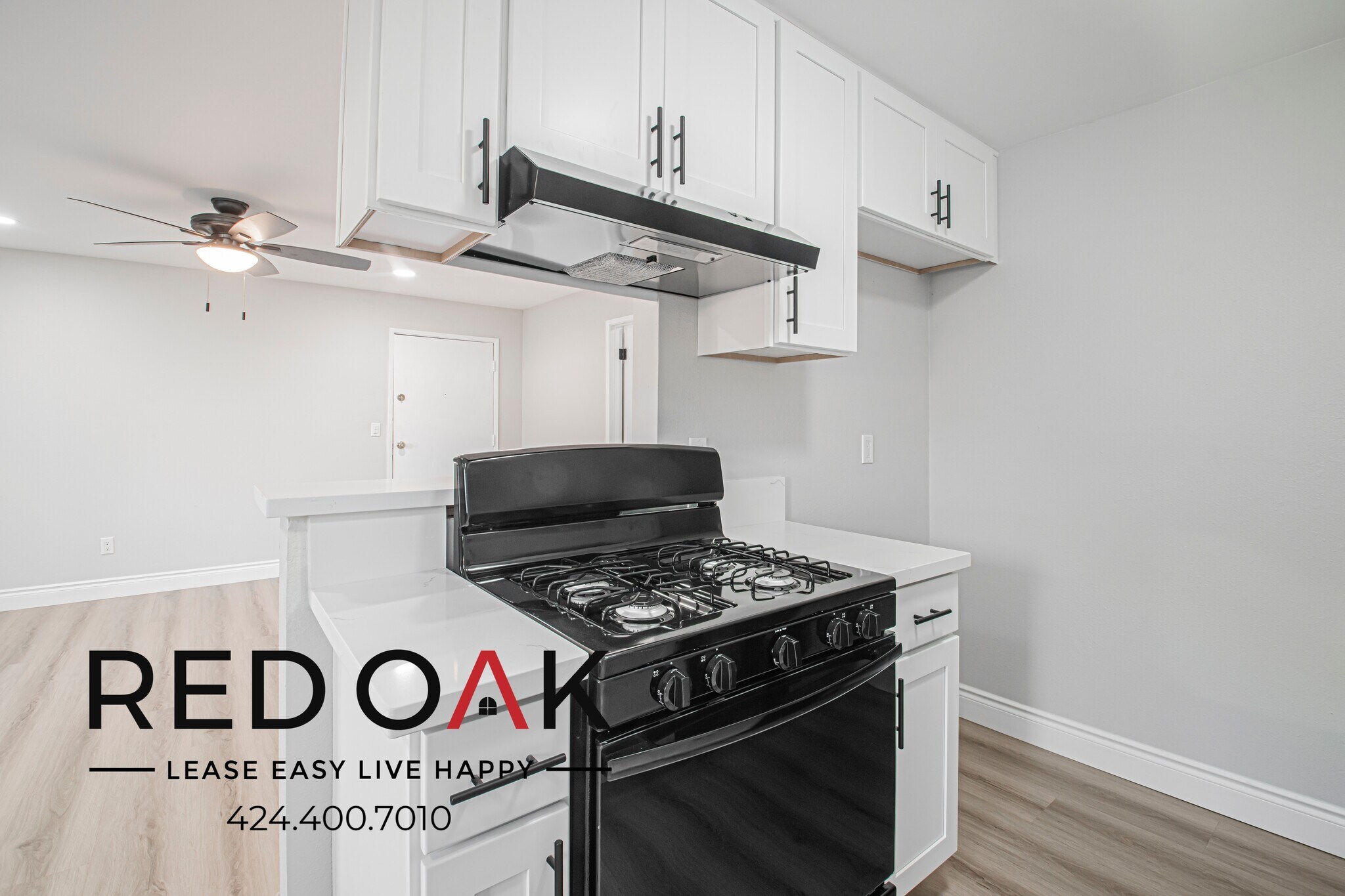 Building Photo - 821 N Wilcox Ave