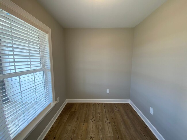 Building Photo - 189 Summerlyn Dr