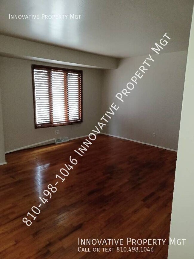Building Photo - 3 bedroom 1 bath spacious home! newly reno...