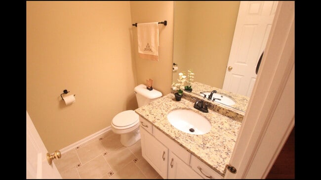Building Photo - 217 Sparrow Ln