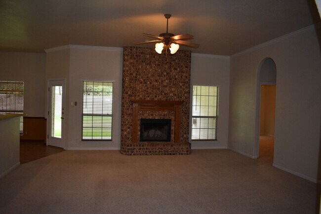 Building Photo - Central Texas Expressway Suite 100, Harker Heights, TX 76548.