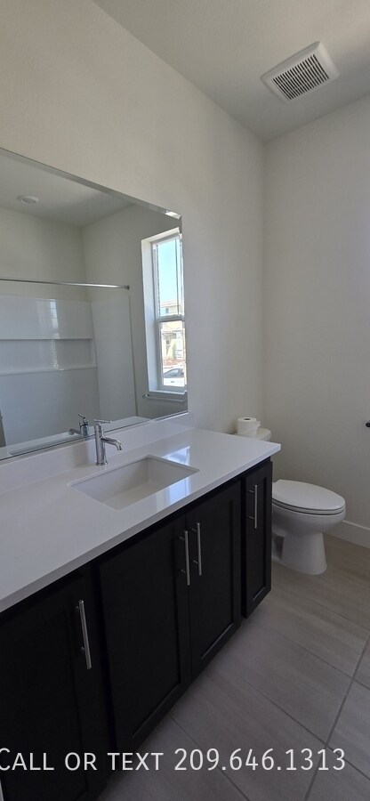 Building Photo - 1695 Placer Pl