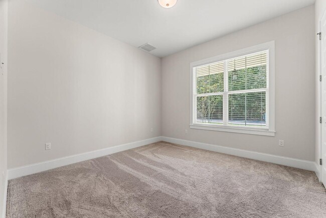 Building Photo - 287 J Hunter's Way S