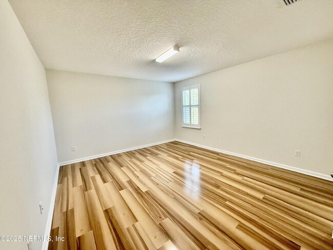 Building Photo - 488 Pine Eagle Dr