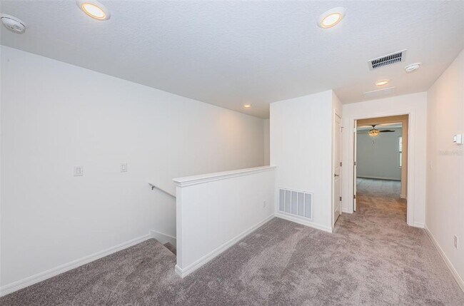 Building Photo - 8327 Crescent Oaks Dr