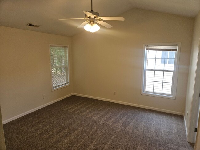 Building Photo - Charming 3br/2.5ba in SE Raleigh.  Avail Now!