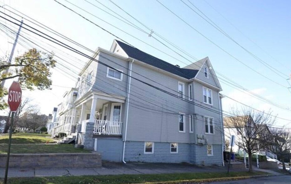 Building Photo - 26 Ella St