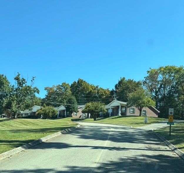 Building Photo - 132 Hackberry Way