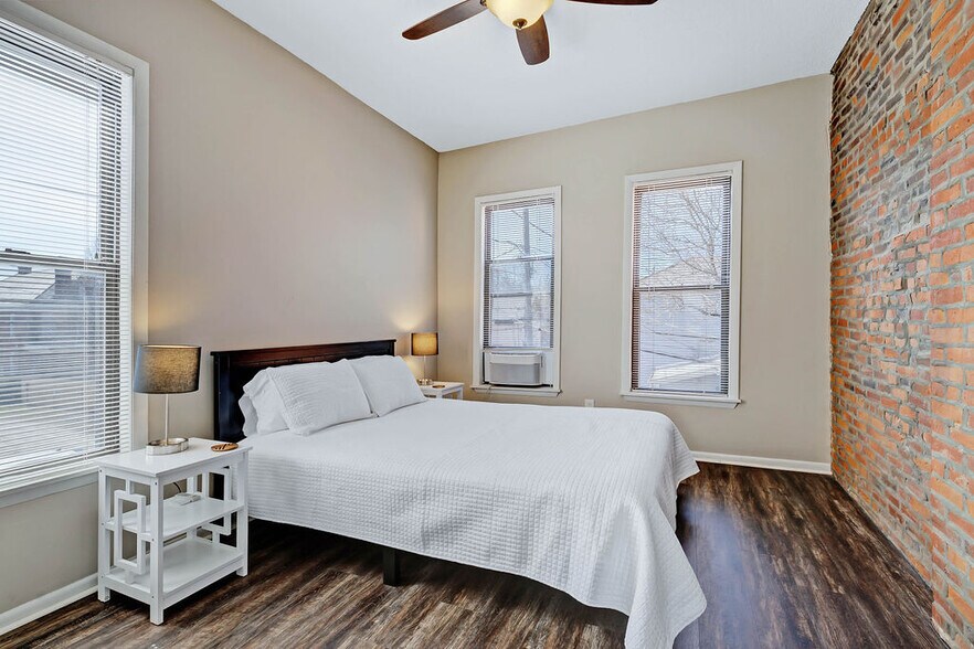 Building Photo - 729 Hamlet St