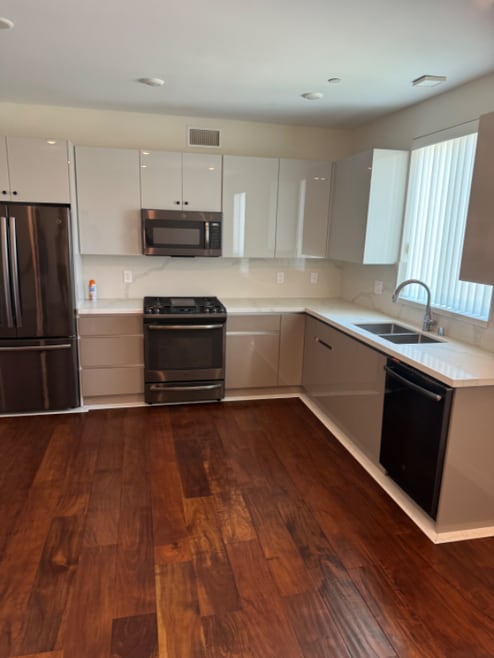 Building Photo - 5537 La Mirada Ave