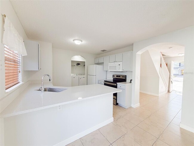 Building Photo - 1300 Carey Glen Cir