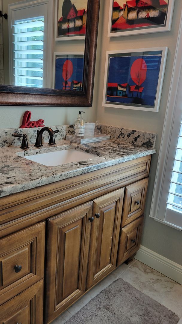 Building Photo - Seasonal stunning 5/5 pool home west of trail near Siesta Key!