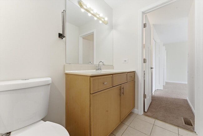 Building Photo - 15826 Farm Hill Dr