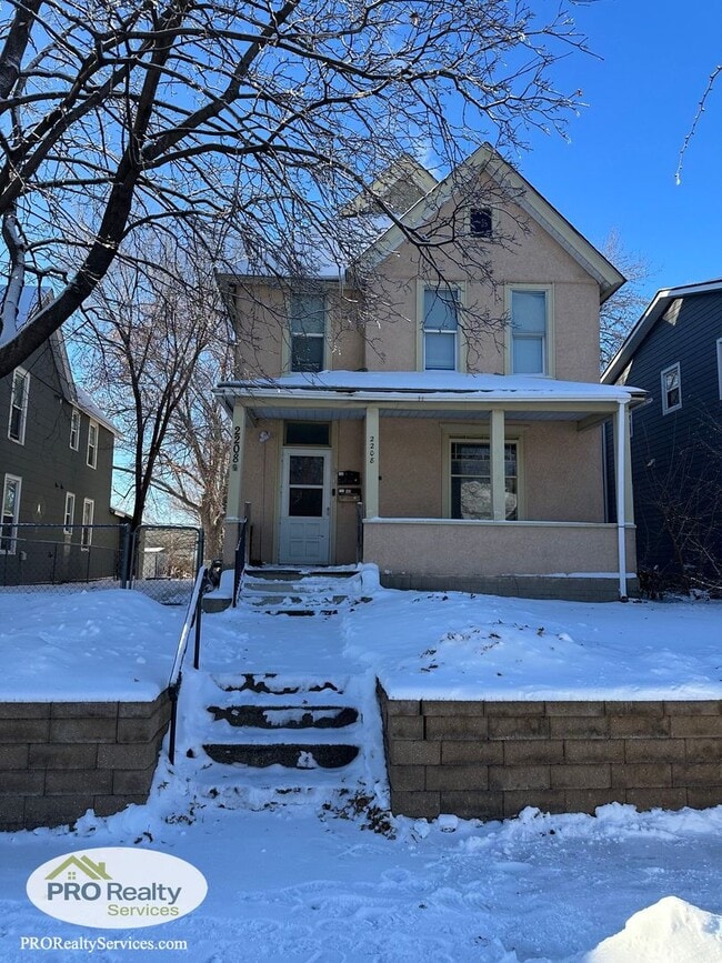 Building Photo - 2208 NE 2nd St