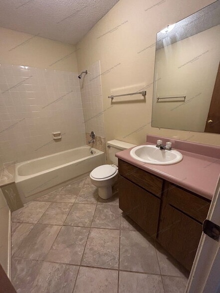 Building Photo - 1413 Grand Oak Dr