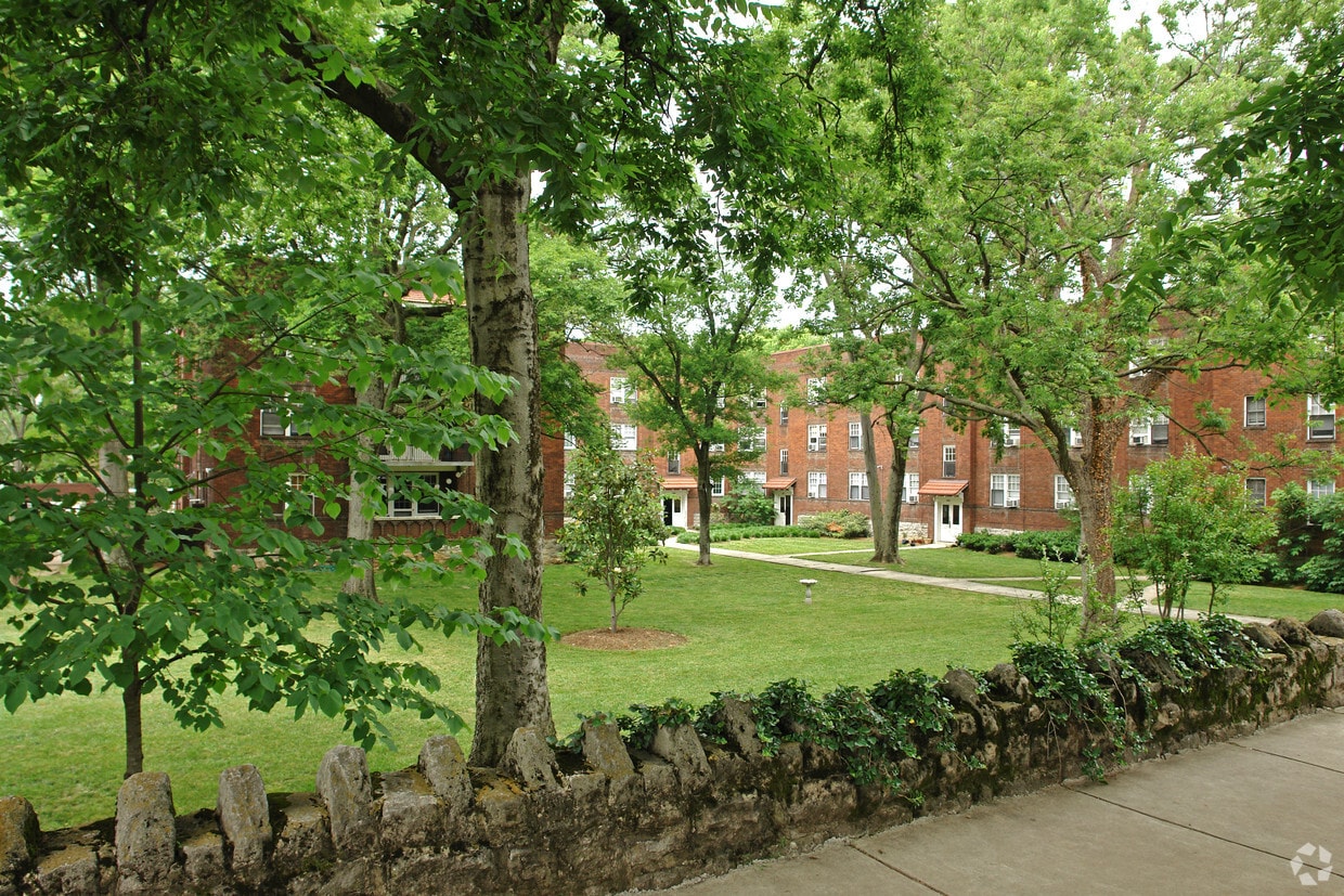 Sterling Court Apartments Nashville