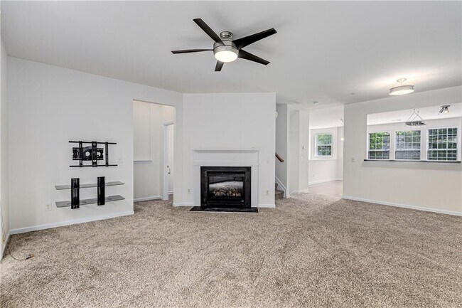 Building Photo - 4664 Creekside Villas Way