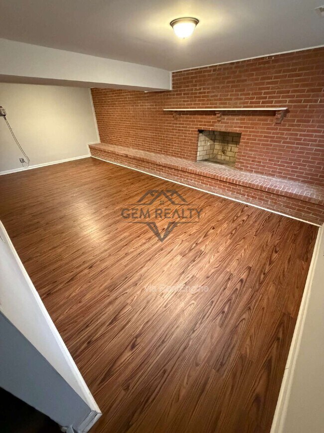 Building Photo - 4 Bryant St