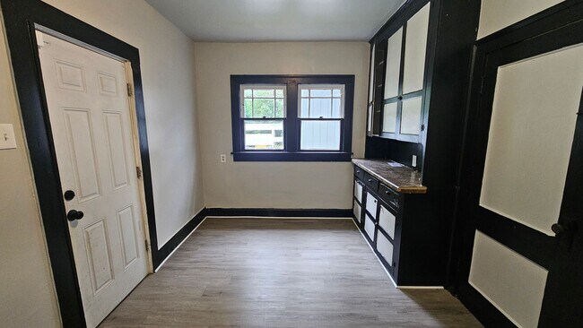 Building Photo - 52-56 Rowland