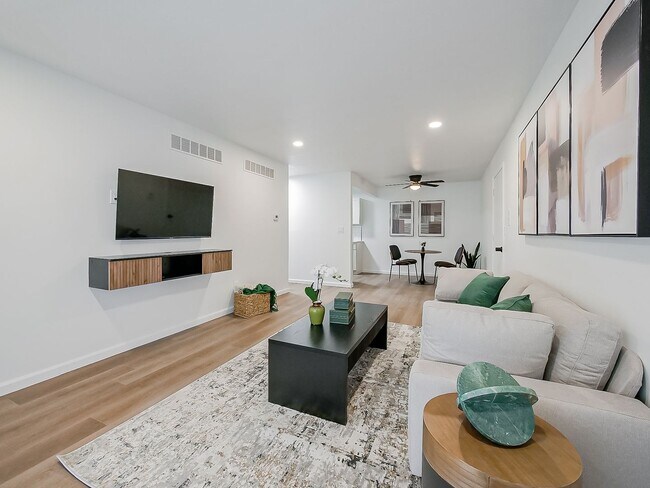 Building Photo - All New Luxury Living In Plymouth