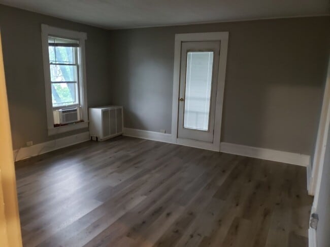 Building Photo - 519 N Barstow St