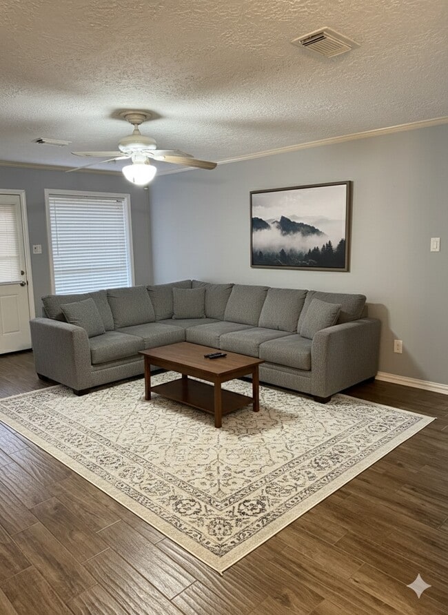 Building Photo - 717 Blue Ridge Dr