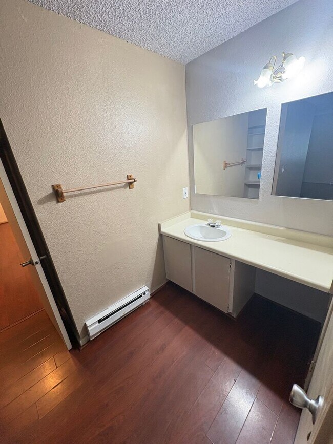 Building Photo - 2375 Tripp Dr