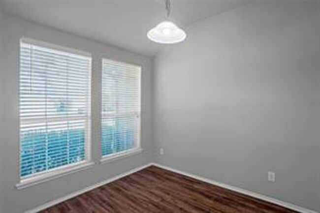 Building Photo - Charming 3-Bedroom Home in Sought-After Aubrey Neighborhood