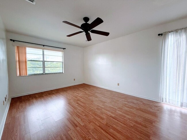 Building Photo - 1845 Robalo Dr