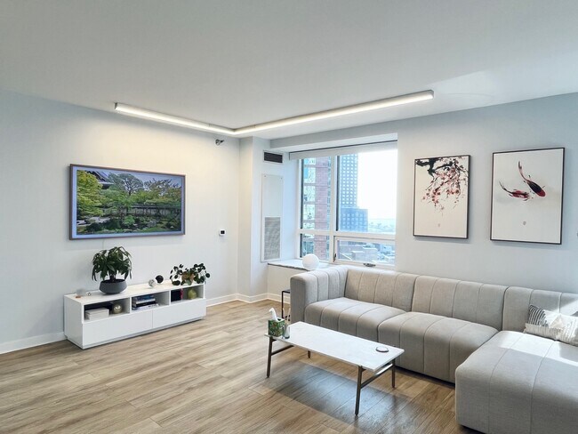 Building Photo - 512 N McClurg Ct