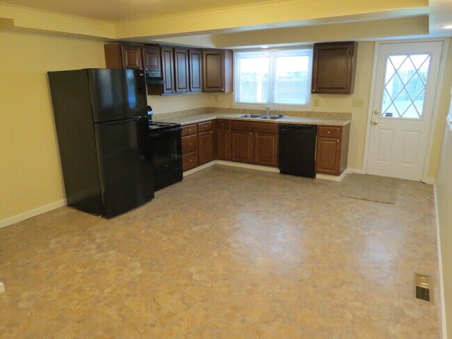 Building Photo - 1768 Hollow Run Dr