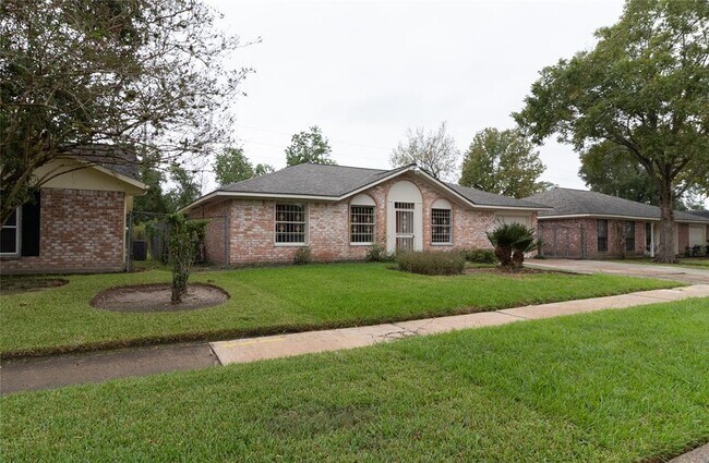 Primary Photo - 8418 Rinn St