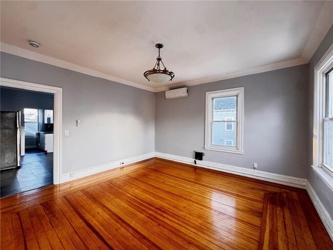 Building Photo - 72 Courtland St