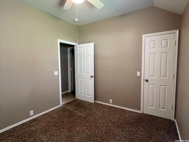 Building Photo - 4724 Green Bluff Dr