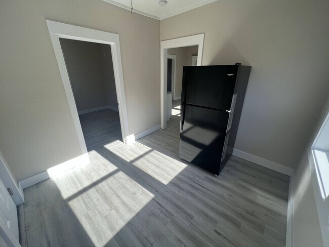 Building Photo - 3 Bed 1 Bath Springfield, MO