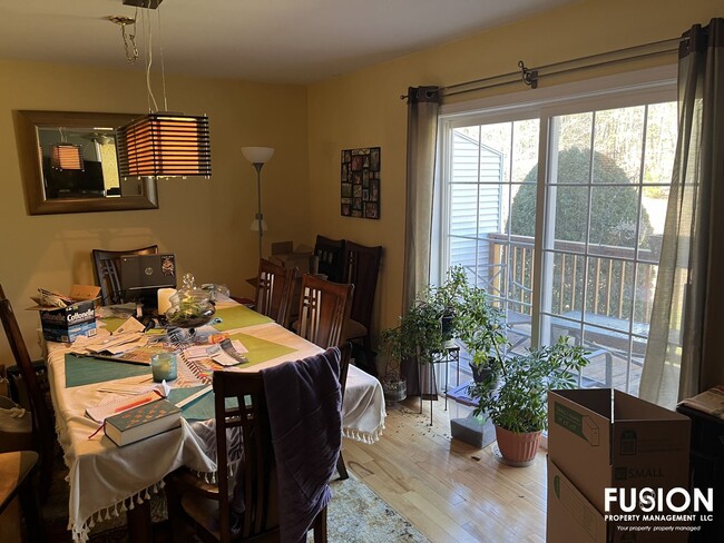 Building Photo - Beautiful 3-bedroom Condo in Essex Junction with Garage!