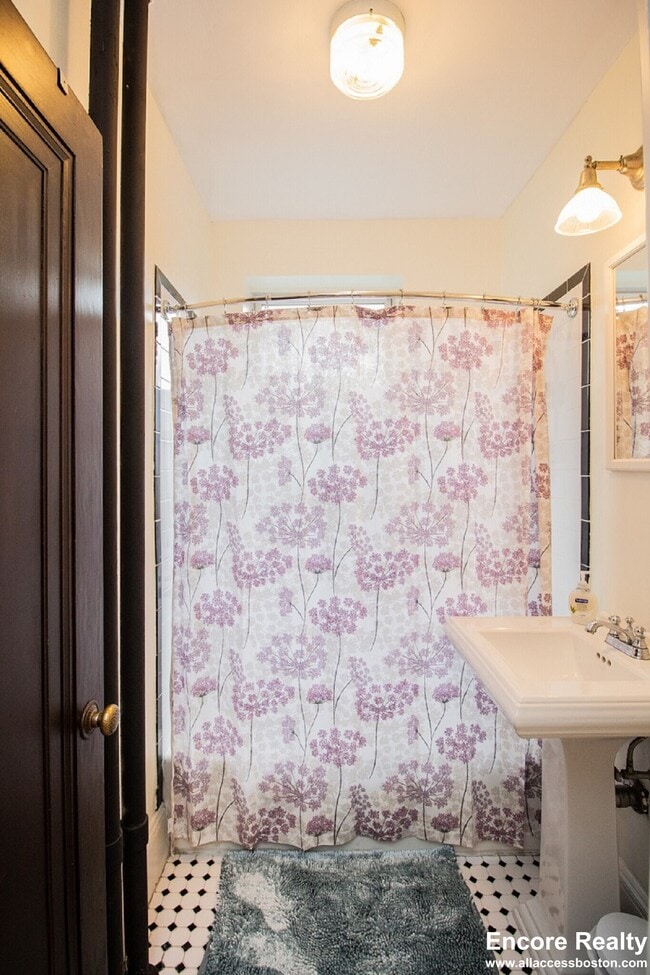 Building Photo - 1945 Commonwealth Ave